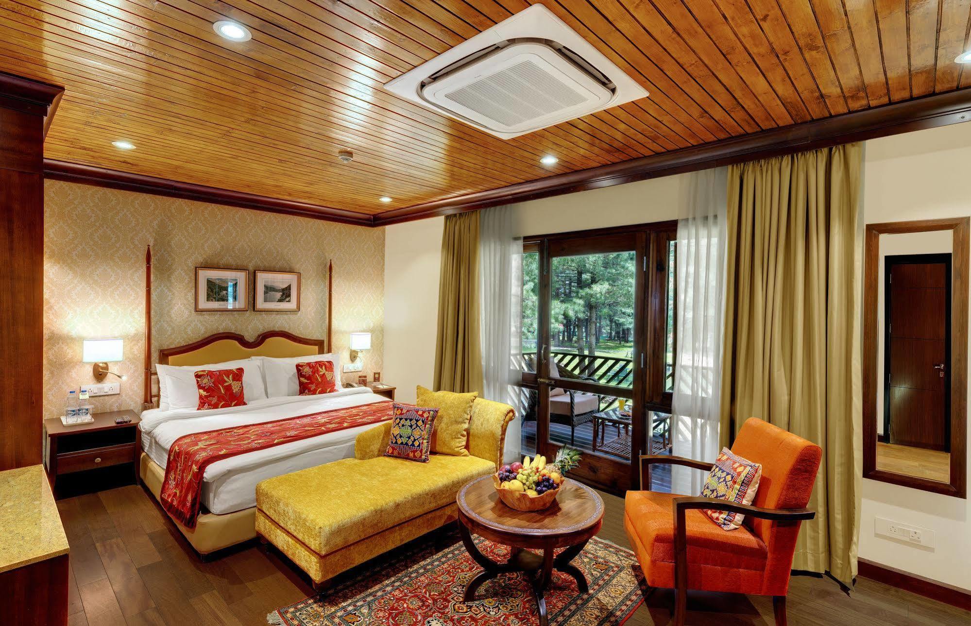 Senator Pine N Peak Hotel Pahalgam Exterior photo