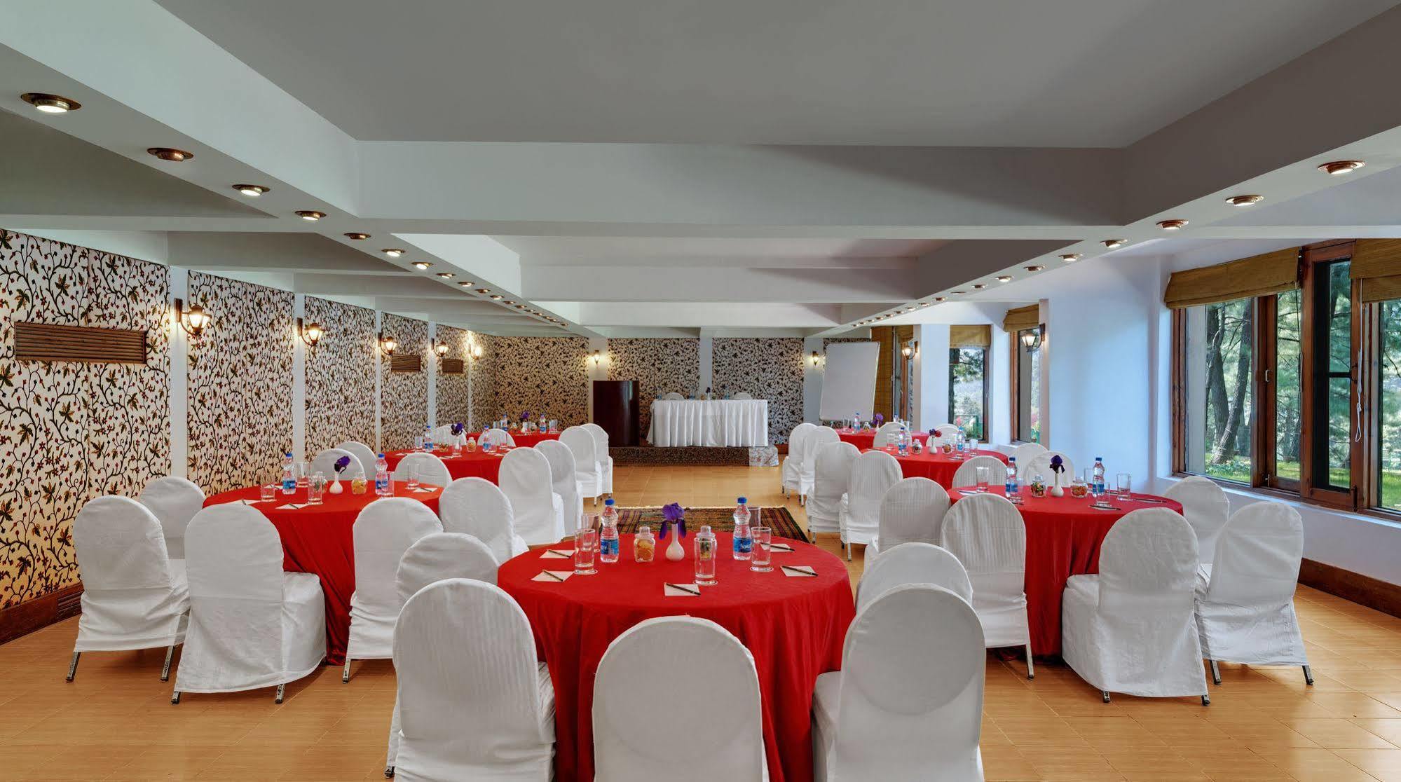 Senator Pine N Peak Hotel Pahalgam Exterior photo